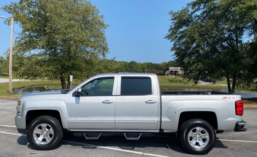 2017 CHEVROLET SILVERADO 1500 4WD CREW CAB 143.5″ LT W/2LT