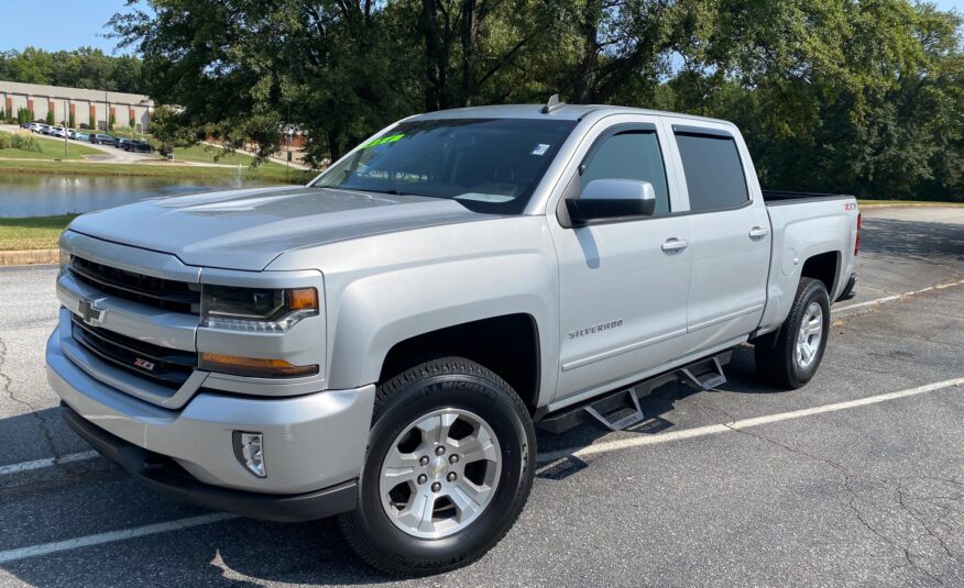 2017 CHEVROLET SILVERADO 1500 4WD CREW CAB 143.5″ LT W/2LT