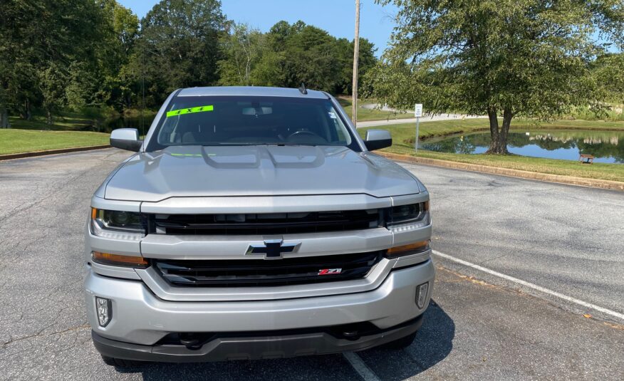 2017 CHEVROLET SILVERADO 1500 4WD CREW CAB 143.5″ LT W/2LT