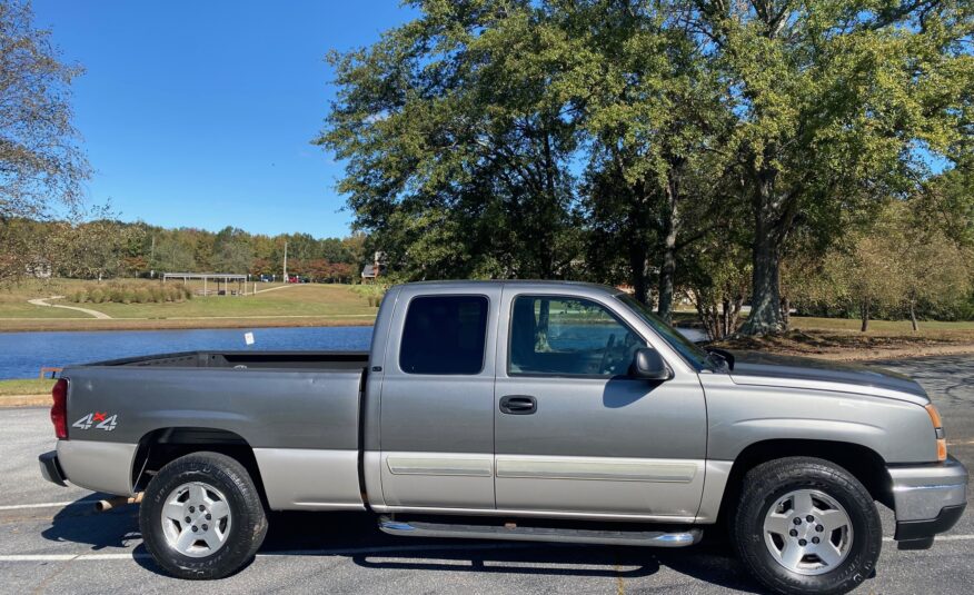 2006 CHEVROLET SILVERADO 1500 EXT CAB 143.5″ WB 4WD LT1