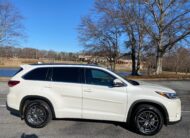 2017 TOYOTA HIGHLANDER LIMITED V6 FWD