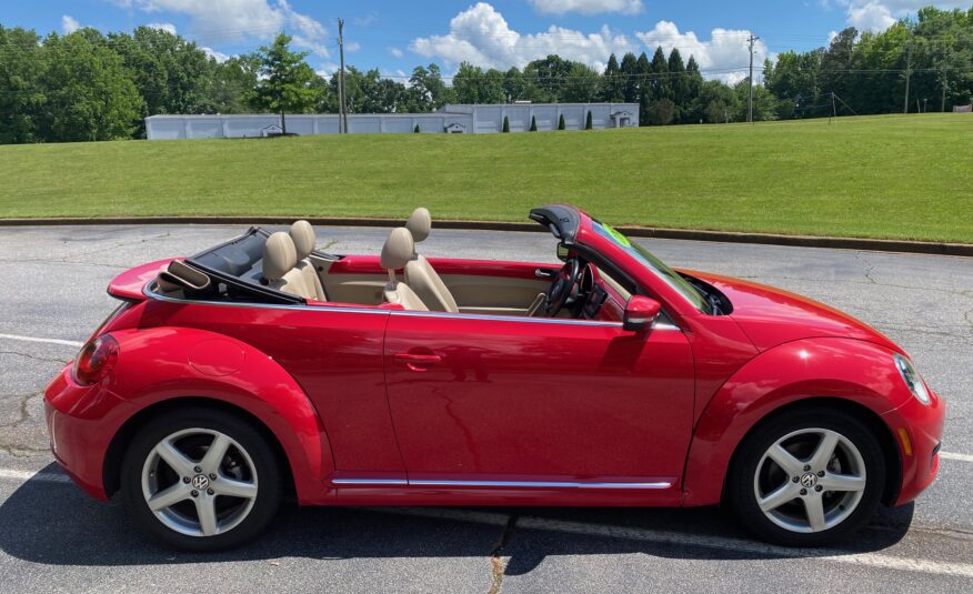 013 VOLKSWAGEN BEETLE 2DR AUTO 2.5L