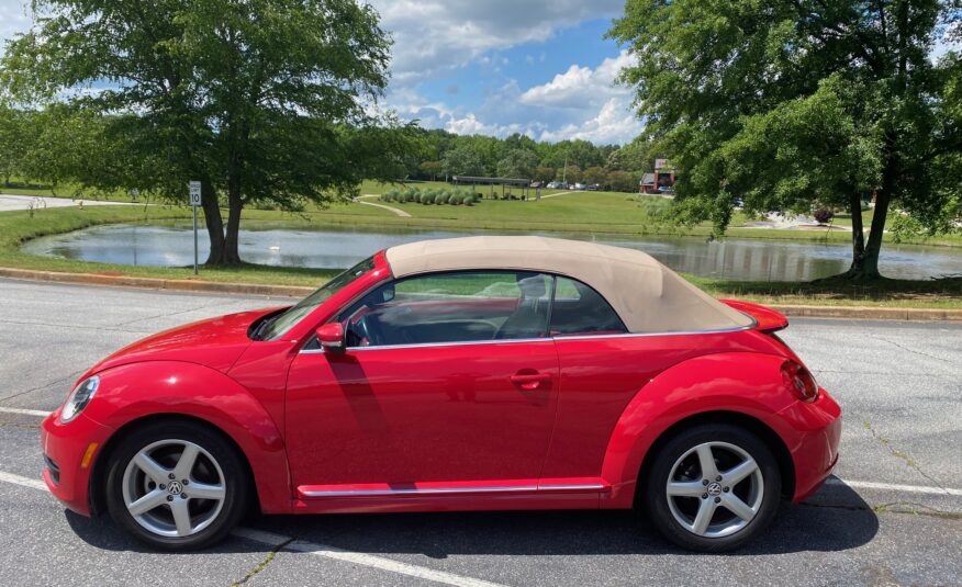 013 VOLKSWAGEN BEETLE 2DR AUTO 2.5L