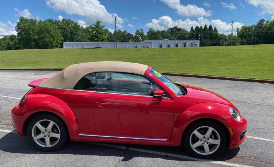 013 VOLKSWAGEN BEETLE 2DR AUTO 2.5L