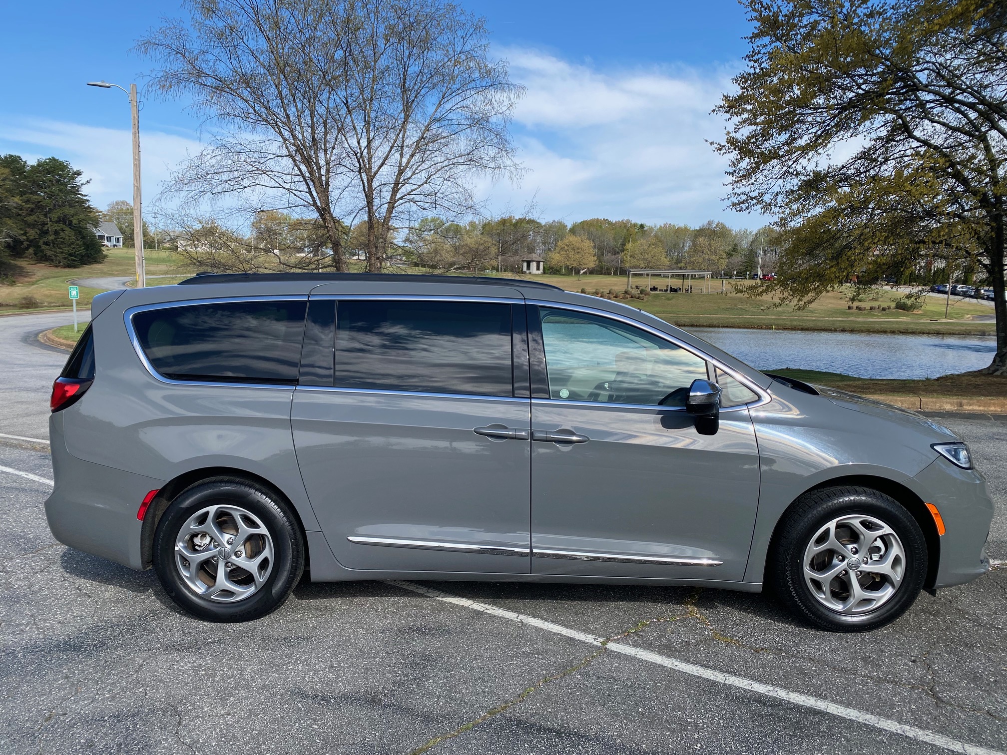 2023 CHRYSLER PACIFICA LIMITED FWD
