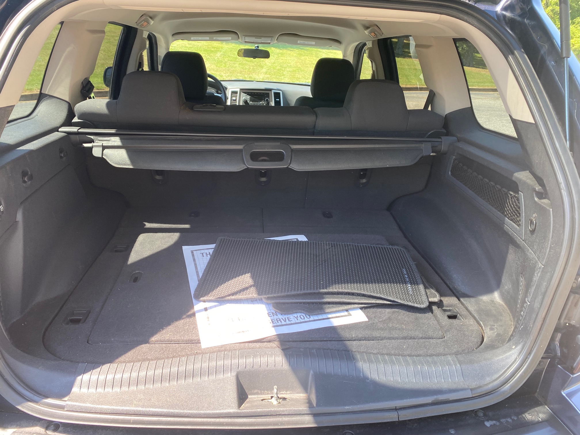 2010 JEEP GRAND CHEROKEE 4WD 4DR LAREDO