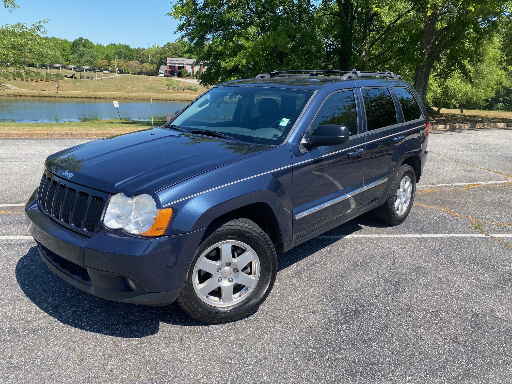 2010 JEEP GRAND CHEROKEE 4WD 4DR LAREDO