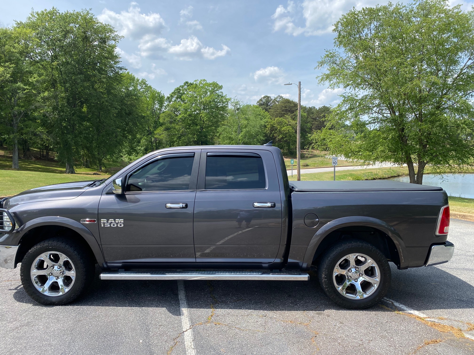 2016 RAM 1500 4WD 3.0L DIESEL LARAMIE