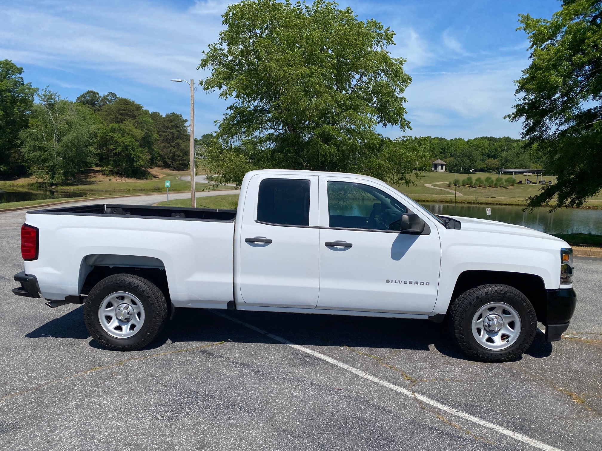 2017 CHEVROLET SILVERADO 1500 2WD DOUBLE CAB 143.5″ WORK TRUCK