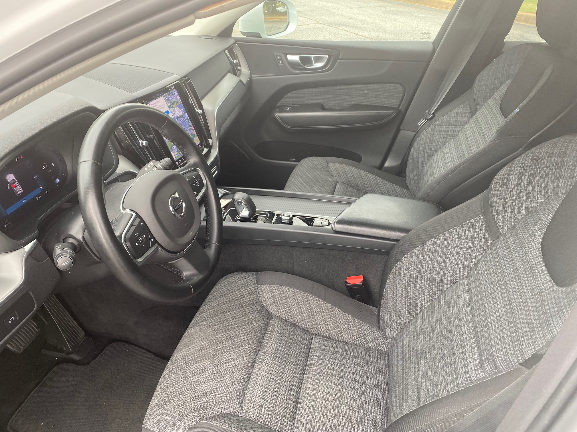 2023 VOLVO XC60 B5 FWD CORE