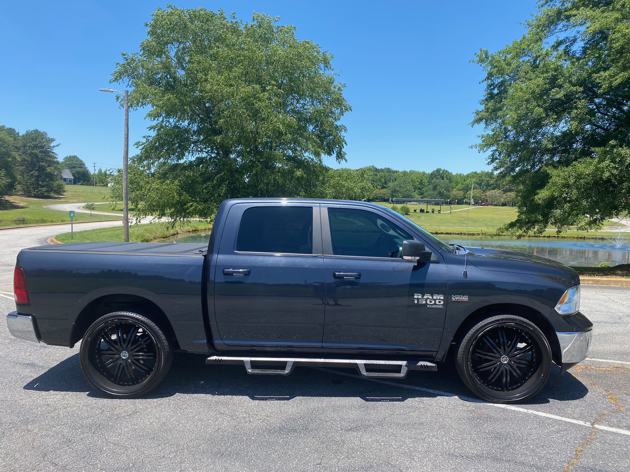 2019 RAM 1500 CLASSIC LONE STAR 4X2 CREW CAB